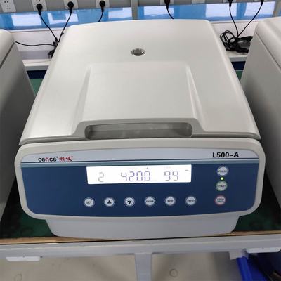 L500-A Lage Snelheid Centrifuge Machine met 1 Jaar Garantie Gratis Reserveonderdelen en Roestvrijstalen Rotoren voor Klinisch Onderzoek